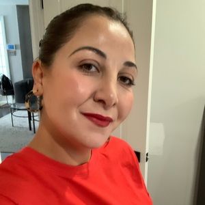 Meet your Posher, Suzanne